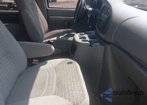 2002 Ford E-350 Super Duty Xl/Xlt z USA, uszkodzony, nr VIN 1FBSS31L12HB05684